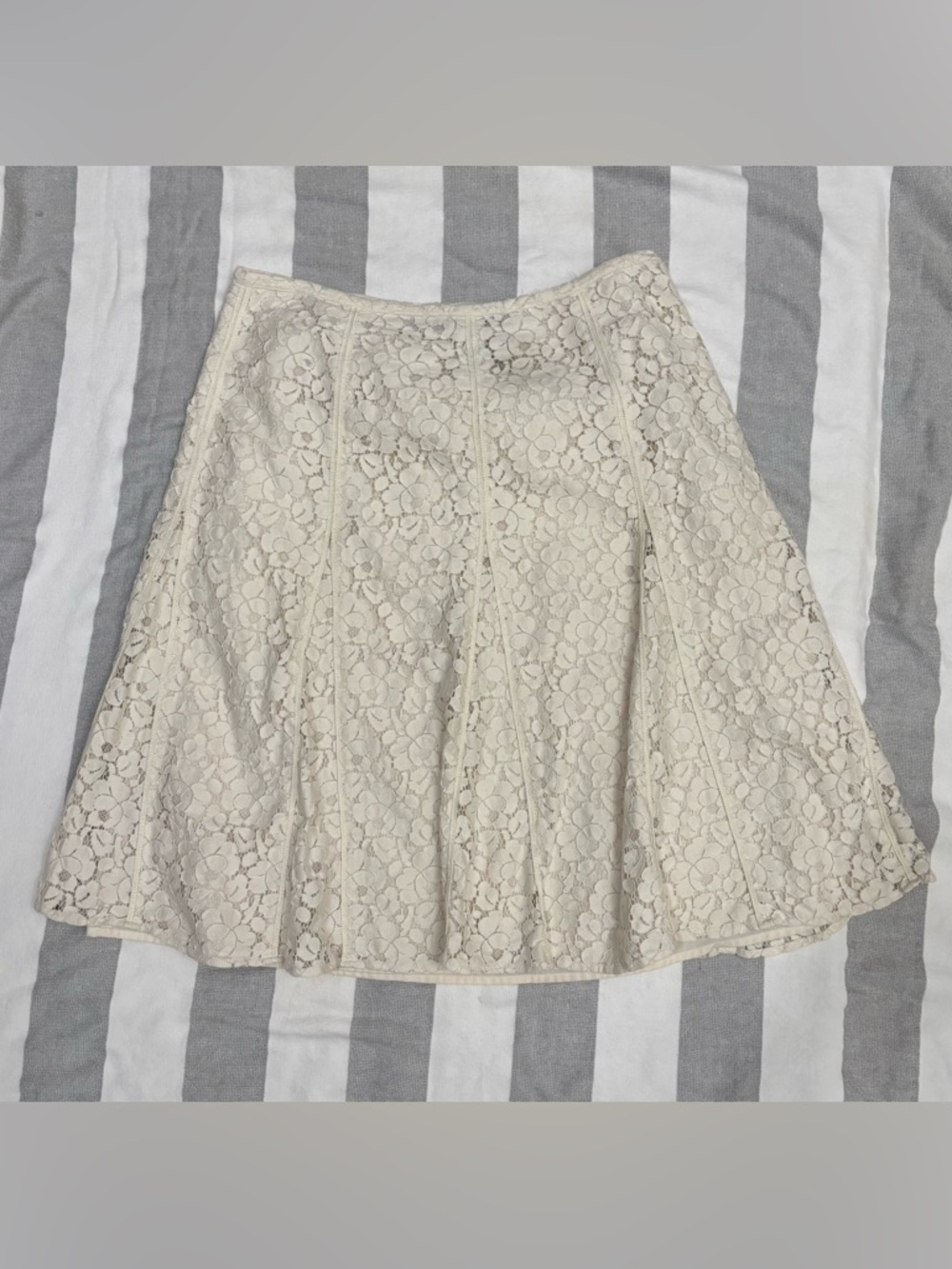 Cream Lace Knee Length Flare Skirt Sz 4